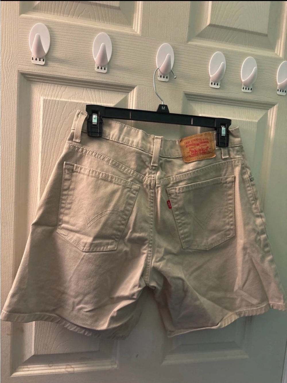 Levi's Women's Beige/Tan High-Rise Casual Shorts - Picture 4 of 7